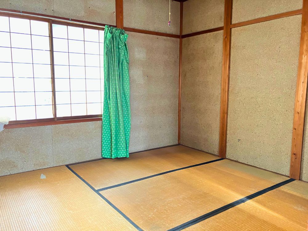 里方町中古住宅2階東和室