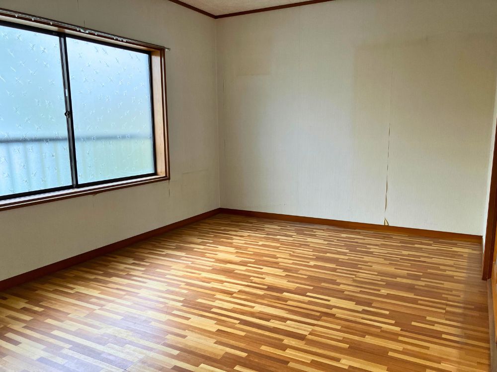 里方町中古住宅2階洋室