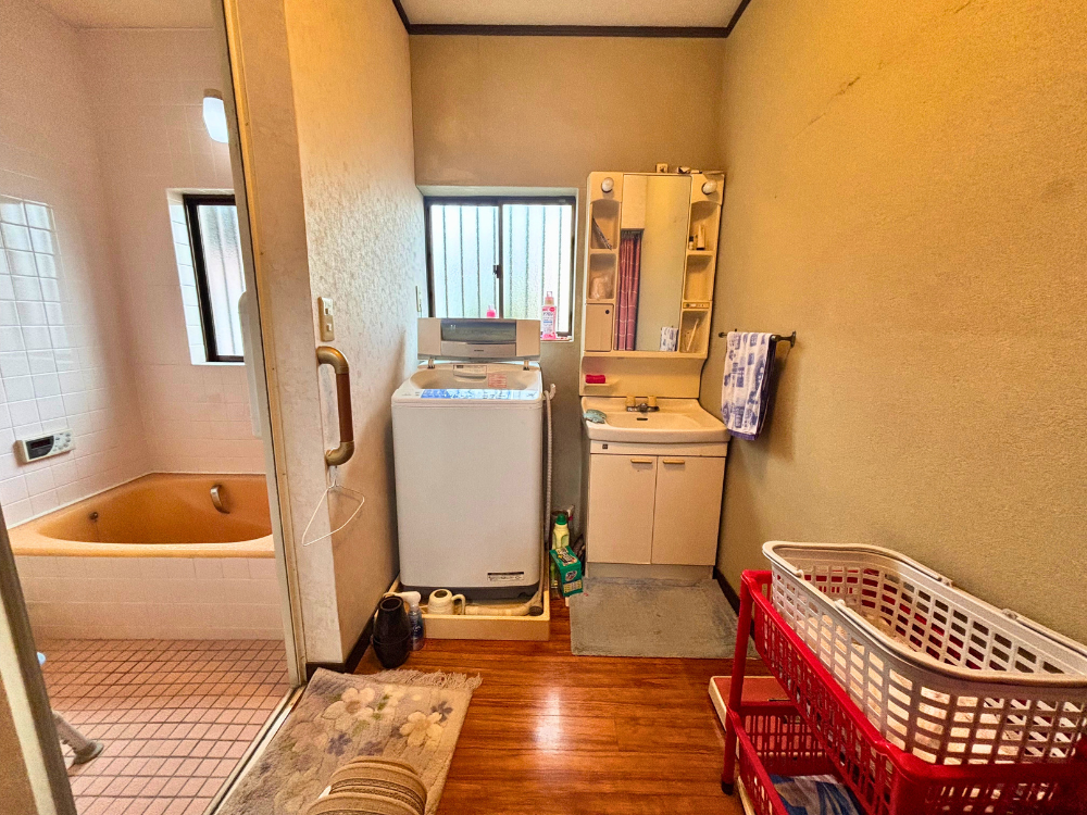 中野町中古住宅洗面脱衣